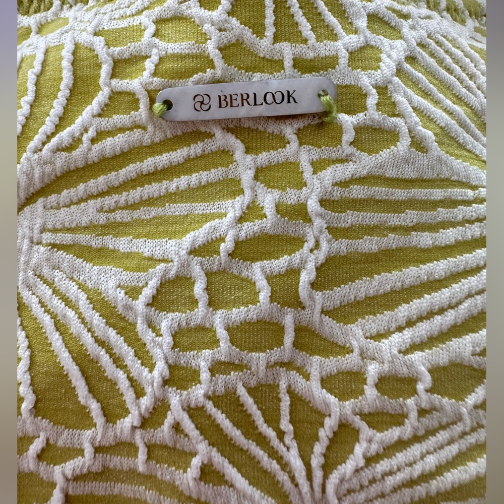 Green jacquard floral berlook Swim One Piece - Picture 4 of 5